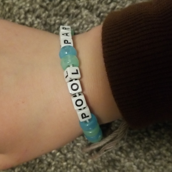 Pool party bracelet! - Picture 2 of 2